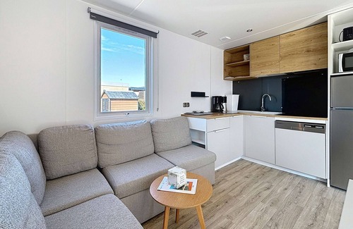 Jullouville-les-Pins House | Luxury Mobile Home for 6, Heated Pool, 200m from Beach