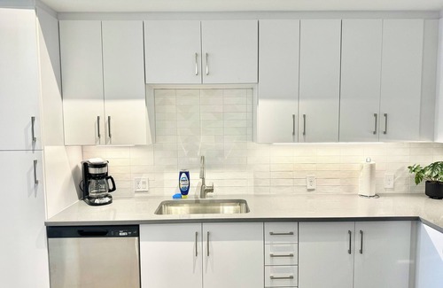Westgate Apartment | Luxury & Modern 1-bedroom apartment room in West Palm Beach - POOL & GYM