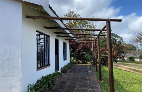 Hibiscus Coast Villa | Luxury modern farm cottage with sea view