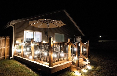 Brookline Station House | Luxury Modern Farmhouse 3BR:Massage Chair-SmartTV