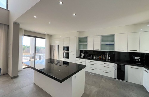 Pera Villa | LUXURY MODERN STYLE VILLA WITH PRIVATE POOL