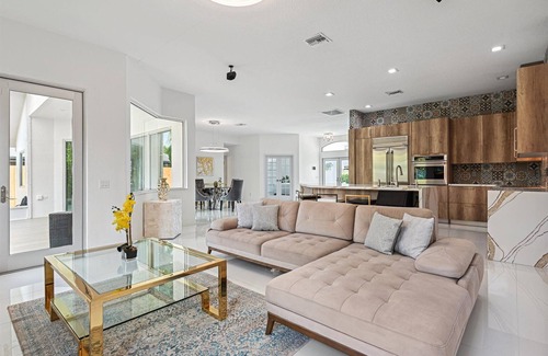 Palm Beach Gardens House | 🏝️ Luxury Modern Waterfront House 💎 Best Location! King Bed Suit!