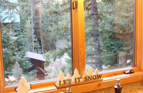 Government Camp House | Luxury Mt. House Govt. Camp Holiday, Ski, Hike, Wine tasting! Sleeps 8, Dog ok