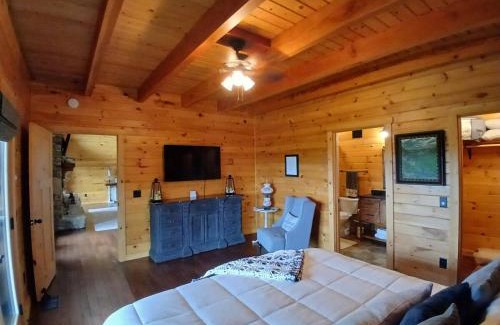 Wilson County House | Luxury Mtn Log Home- Sevier Lodge at May Ridge