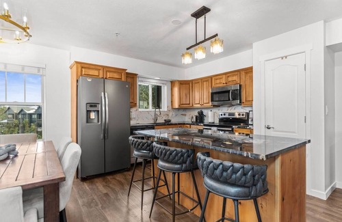 Park City Condo | Luxury newly remodeled condo across Jordanelle Gondola Deer Valley East