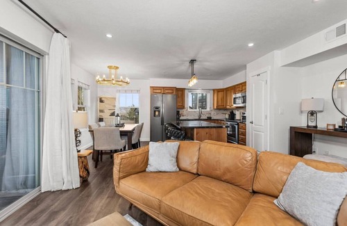 Park City Condo | Luxury newly remodeled condo across Jordanelle Gondola Deer Valley East