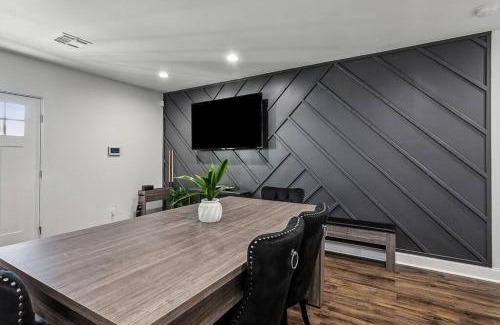 Marlyville - Fontainebleau Apartment | Luxury NOLA 6 Bedroom Oasis