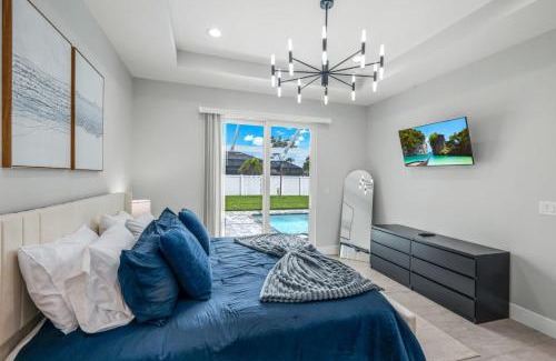 Pelican Villa | Luxury Oasis in Cape Coral