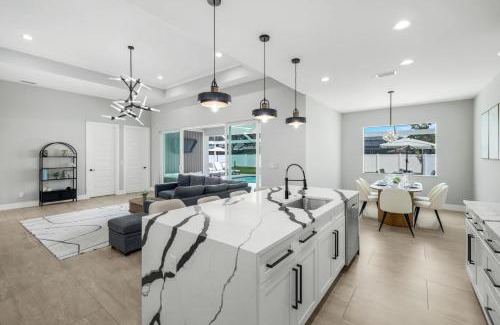 Pelican Villa | Luxury Oasis in Cape Coral