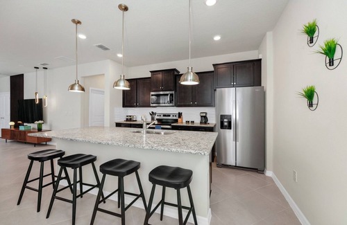 Four Corners House | Luxury Oasis Near Disney 6Brds ,with Private Pool