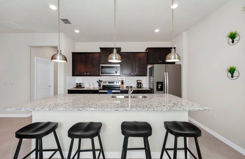 Four Corners House | Luxury Oasis Near Disney 6Brds ,with Private Pool