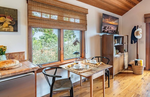 Summerland Apartment | Luxury Ocean View Summerland Loft