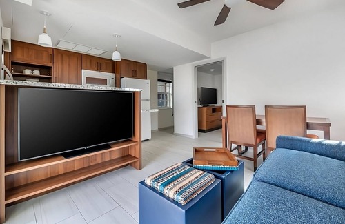 Simpson Bay Hotel | Luxury Oceanfront Hotel in St. Maarten! Swimming Pool, Free Parking, Kitchen!