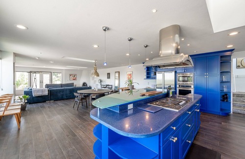 Canoga Park House | Luxury, OMG Views at CA's only Earthship home