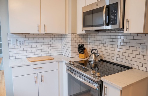 Richmond Apartment | Luxury on Main/South