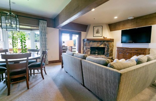 Deer Valley Apartment | Luxury One Bedroom with Hot Tub apartment hotel