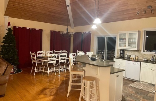 East Kootenay House | Luxury Panorama home on the hill