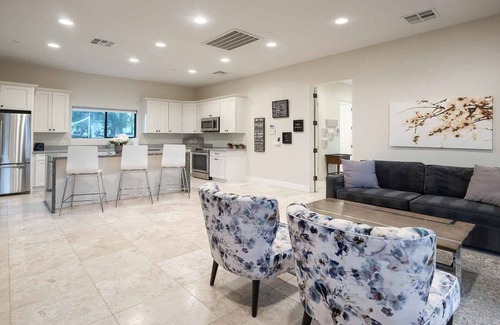 Camelback Country Estates House | Luxury Paradise Valley Villa - Pool, Sand Volleyball & Outdoor Cabana