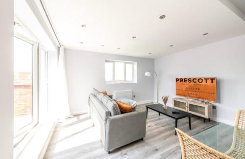 Abingdon Apartment | Luxury Pent House Apartment - Central - 6 Guests