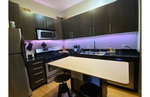 Palms Apartment | Luxury pent house Loft downtown Culver City. by Cozy Suites