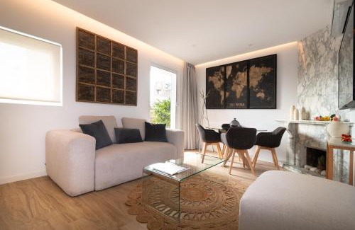 Dreta de l'Eixample Apartment | Luxury Penthouse with Jacuzzi & Large Terraces by Passeig de Gràcia