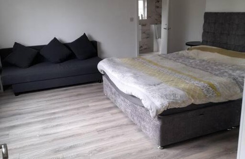 Wolverhampton House | Luxury period 7 bedroom home in heart of Wombourne village