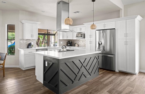 Arabian Crest House | Luxury Pet Friendly Home: Sport Court, Pool & Hot Tub, Putting Green, Fire Pit