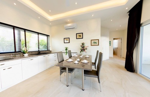 Hin Lek Fai Villa | Luxury pool villa Iris
