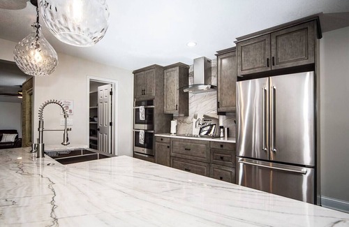 Liberty House | Luxury Private 5-Acre Estate 4BR Sleeps 10 Events Welcome 20min KCI KC