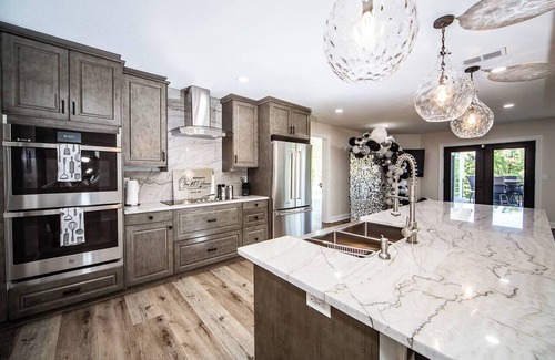 Liberty House | Luxury Private 5-Acre Estate 4BR Sleeps 10 Events Welcome 20min KCI KC