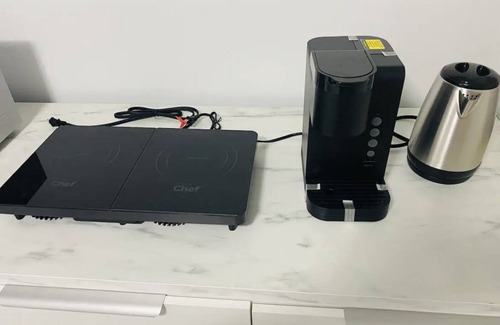 Fort Gary Apartment | Luxury Private basement suit. Private entrance and Private parking