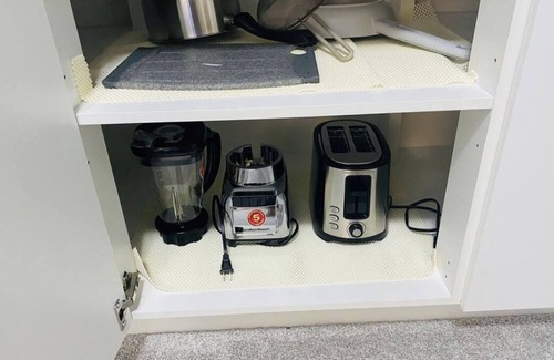 Fort Gary Apartment | Luxury Private basement suit. Private entrance and Private parking