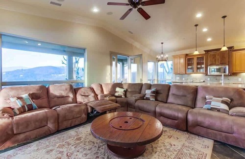 Poway House | Luxury Private Estate | Pool & Pickleball Court