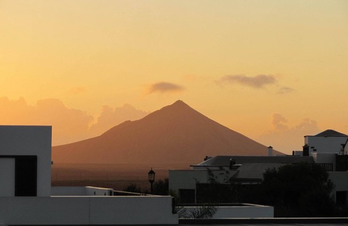 Villaverde Villa | Luxury Property, Large Heated Private Pool and Gardens, Full Fibre WiFi