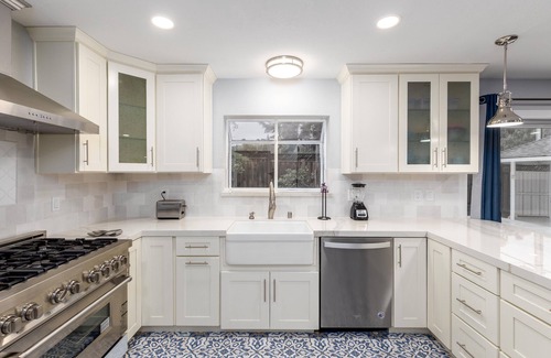 Noddin House | Luxury remodeled home in the heart of Los Gatos - Home Away from Home!
