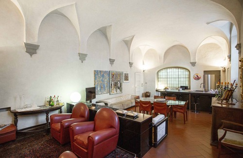 Santa Croce Apartment | Luxury Renaissance Palace