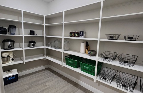 Florence House | Luxury Resort Getaway! Golf, Tennis, Water Park.