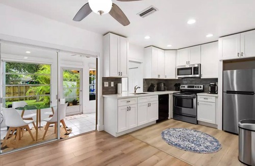 Hollywood Hills House | Luxury Retreat - Hollywood, FL