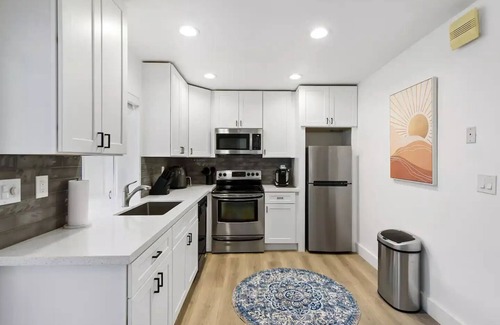 Hollywood Hills House | Luxury Retreat - Hollywood, FL