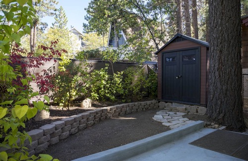 Big Bear Lake Cabin | Luxury Retreat w/central AC & Heat - Walk to Lake, Village, Ski Shuttle