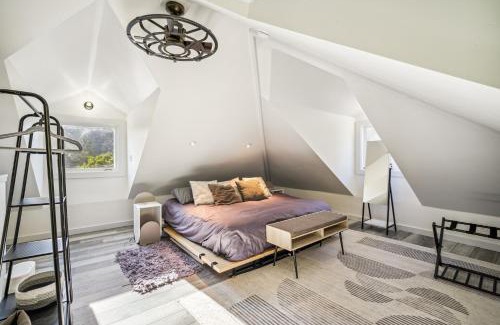 Monte Rio House | Luxury River Home - Pets Stay Free