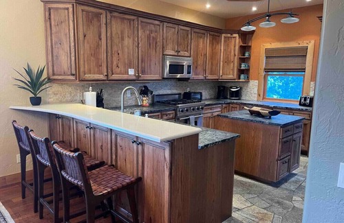 Pagosa Springs House | Luxury Riversedge Townhome