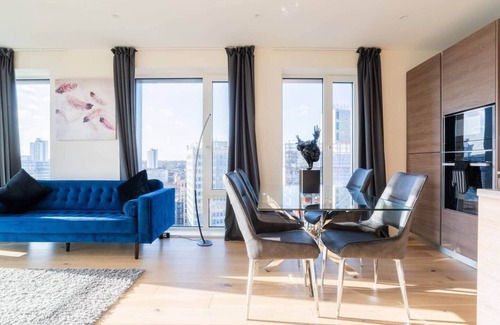 Woolwich Apartment | Luxury riverside penthouse