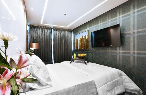 El Poblado Hotel | Luxury Room with Window