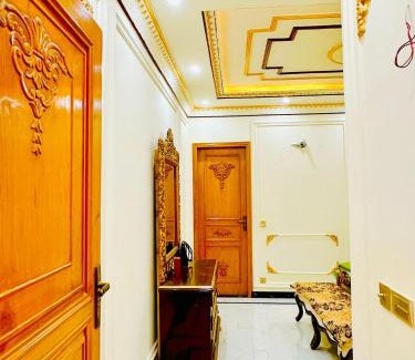 Gulberg House | Luxury rooms for guests