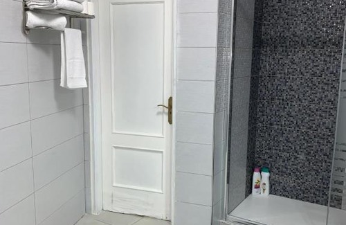 Arona House | LUXURY ROOMS IN APARTMENT SHARED A LOS CRISTIANOS PLAYA AIRE CONDITIONER Habitaciones privada STANZA