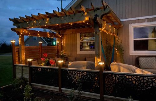 Cap-Pele Ski Chalet | LUXURY ROSE COTTAGE ,ABOITEAU BEACH,CAP PELE