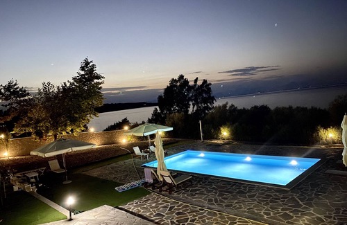 Monastiraki House | Luxury Sea Side Family Homes Near Lefkada Island