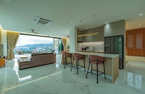 Patong Villa | Luxury Seaview Villa in Patong - Villa Yona