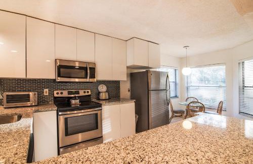 Trailer Estates Apartment | Luxury Shorewalk Water Front 2 Bedroom 2 Bathroom 3Mins IMG 5 Mins Beach